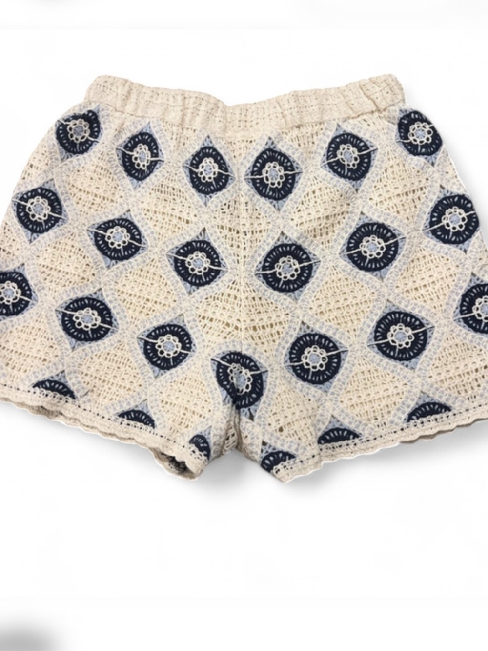 Crochet Diamond-Pattern Women’s Shorts in Cream and Navy. Size M